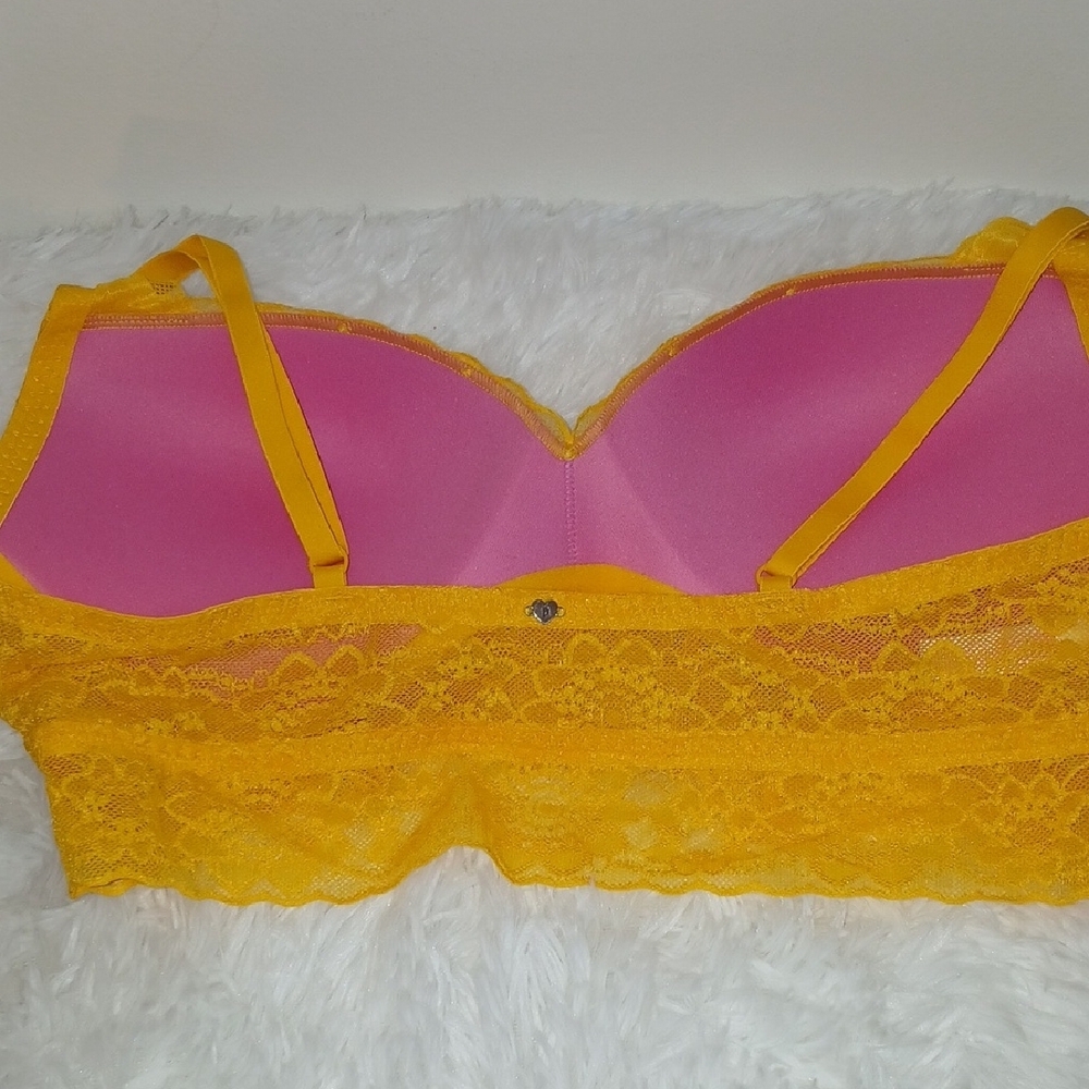 PINK‎ Victoria's Secret Sexy Feminine Bright Lace Bralette and Thong Panty Set - Picture 10 of 16